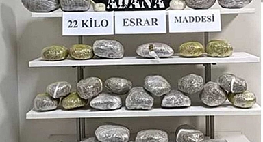 Bir yolcunun valizinde 22 kilogram esrar ele geçirildi