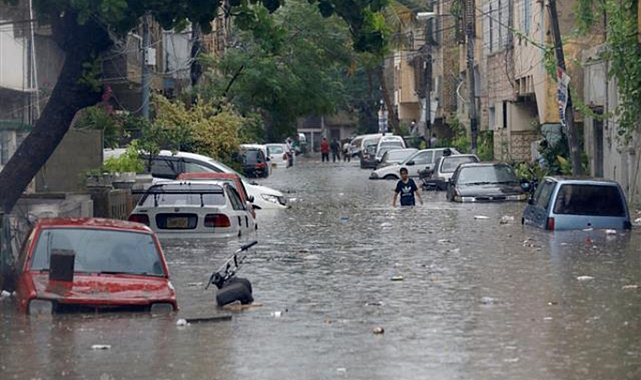 Pakistan'daki şiddetli yağışlar nedeniyle can kaybı artıyor