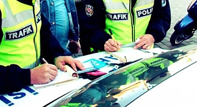 Ambulansa yol vermeyen sürücüye yaklaşık 30 bin TL ceza uygulandı