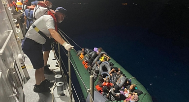 Balıkesir açıklarında 60 düzensiz göçmen yakalandı