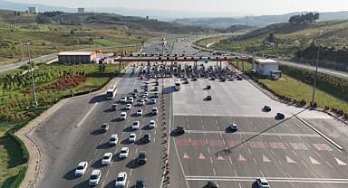 Bayramda otoyollardan 11,2 milyon araç geçti