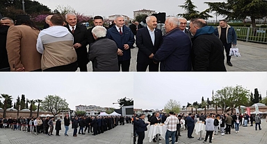 Gebzeliler meydanda bayramlaştı