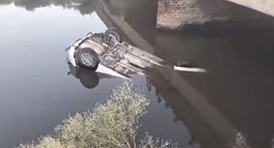 Hatay'da sulama kanalına devrilen otomobilde 2 kişi hayatını kaybetti