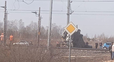 Rusya'da tren otobüse çarptı: 8 ölü
