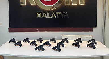 Yolcu otobüsünde çok sayıda silah ele geçirildi