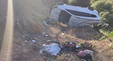 Hafif ticari araç uçuruma yuvarlandı: 1 ölü 2 yaralı