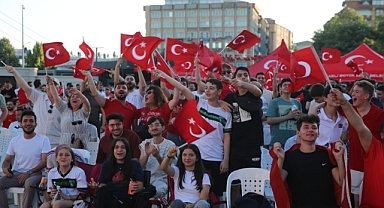 Kent Meydanında çifte bayram coşkusu