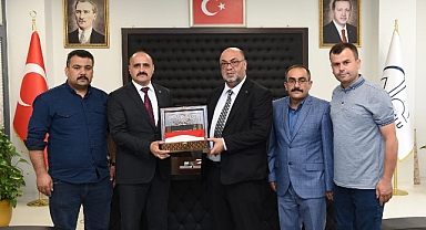 Mehmet Akpınar ATAUZDER'e bayram sevinci yaşattı