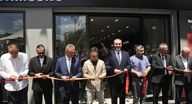 Özler Ticaret’ in SAMSUNG ICON mağazası açıldı