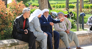 Emekliler, dijital kimlik kartıyla indirimlerden faydalanabilecek