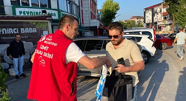 İzmit belediyesi her hafta geleneği bozmadan işçilere “Hayırlı İşler” dilemeyi sürdürüyor