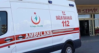 Tur otobüsü park halindeki araçlara çarptı: 1 çocuk öldü, 33 yaralı