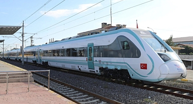 Adapazarı-Gebze trenini 2,5 milyondan fazla yolcu kullandı