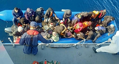 Çanakkale açıklarında 34 düzensiz göçmen kurtarıldı