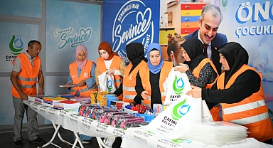 Çayırova Belediyesi’nden kırtasiye yardımı