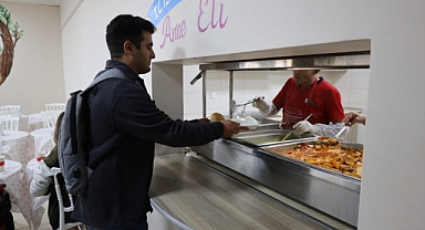 Üniversitelilere ücretsiz sıcak yemek hizmeti “Anne Eli” bu akşam hizmete başladı