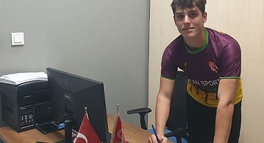 İmzayı attı golleri çaktı
