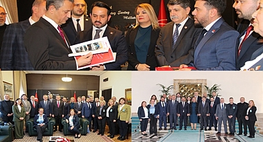 CHP İzmit 1 yıllık çalışmasını Genel Başkan Özel’e sundu