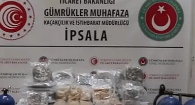 Gümrük ekipleri zehir tacirlerine geçit vermedi