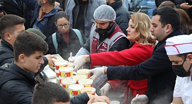 İzmit Belediyesi, Darıca’daki patlama sonrası harekete geçti Hürriyet: Sıcak yemek hizmetimiz başladı