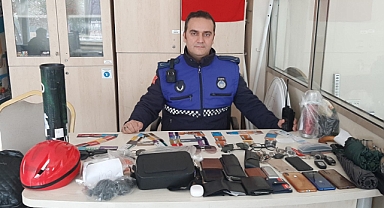 Kayıp eşyalar zabıtada sahiplerini bekliyor