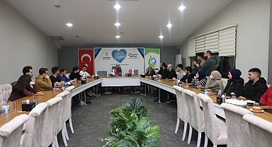 Çiftçi, üniversite öğrencileriyle bir araya geldi