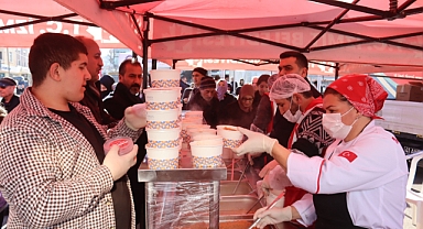 İzmit Belediyesi Darıca’da dayanışmayı sürdürüyor