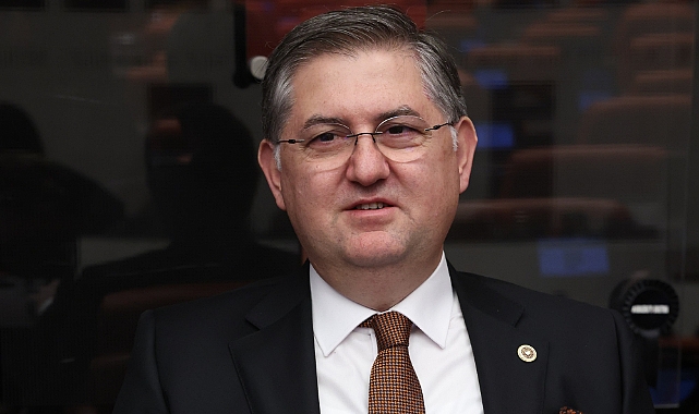 Yıldızlı mecliste AKP sıralarına seslendi; “Vizyon siyasetinizin sonucu emekliye 14 bin 469 tl !”