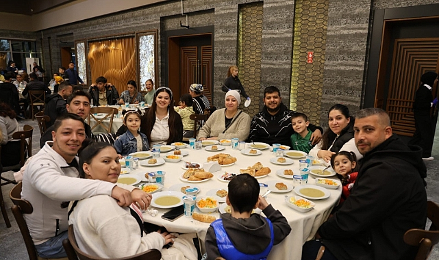 Kocaeli'de Roman vatandaşlar iftarda buluştu