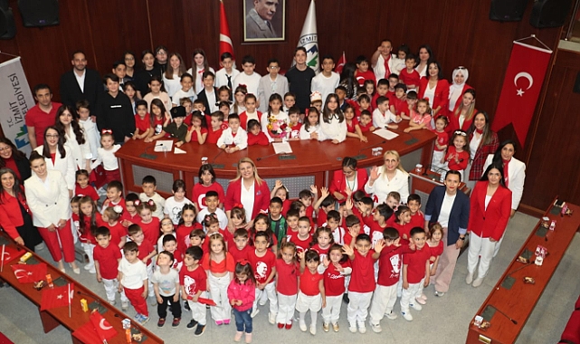 İzmitli Çocuklar 23 Nisan’da Meclis Kürsüsünde Buluştu