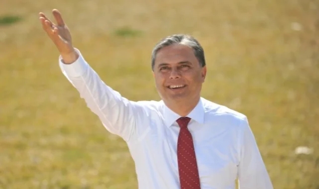 Ümit Uysal'dan CHP Genel Başkanlığı'na sürpriz adaylık