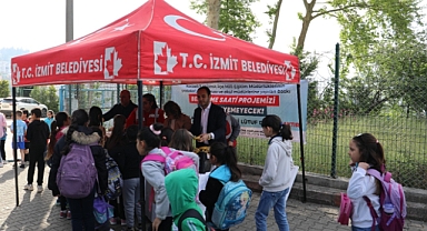 Beslenme Saati Projesi bu sabah Gültepe ve Yenimahalle’de devam etti