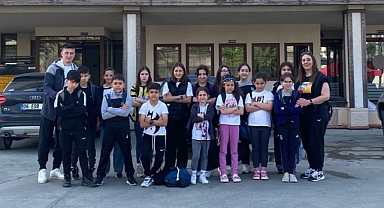 Çayırova’ya Türkiye yüzme şampiyonluğu geldi
