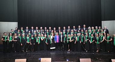 İzmit Belediyesi Türk Sanat Müziği Korosundan muhteşem konser
