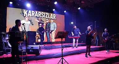 Kapanca Sokak Festivalinde Kararsızlar’dan unutulmaz gece