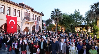Karamürsel’de 19 Mayıs Coşkusu Gençliğin Enerjisiyle Kordonu Sardı