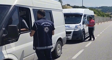 Bakan Yerlikaya: Uygulamalarda 446 düzensiz göçmen yakalandı