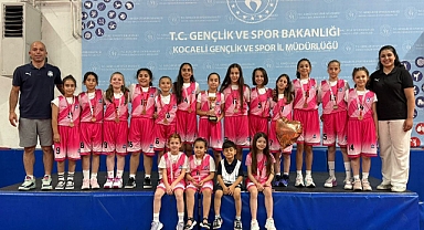 Çayırova’nın sporcuları madalya ve kupalara doymuyor