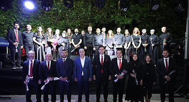 Dilovası Öğretmenler Korosu’ndan Unutulmaz Türkü Gecesi