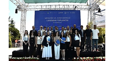 GOSB Teknopark'ta geleceği kodlayan gençler ilk sertifikalarını aldı!