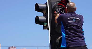 Büyükşehir, kırmızı ışıkla 