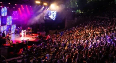 Harbiye ağustosta da coşku dolu