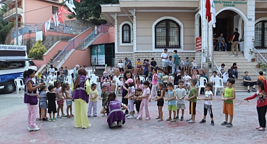 Mahallelerde geleneksel çocuk şenliği binlerce çocuğu buluşturdu