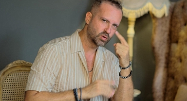 Müzikonair CEO’su Özcan Beylan’dan Ters Köşe! “Bas Git” ile Müzik Kariyerine İlk Adımını Attı