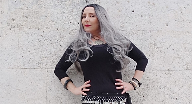 Sheri Deniz: Oryantalden Pop Müzik Sahnesine Uzanan Yolculuk