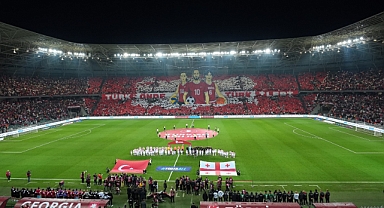 Başkan Büyükakın'dan; Milli Takımımıza tebrik, Kocaeli'ye teşekkür
