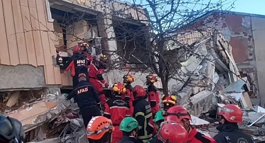 Gebze’de bina çöktü: 5 kişi enkaz altında