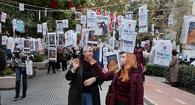 Kocaeli'de gelenek bozulmadı, kitaplar yine ilk ağaçlarda açtı!