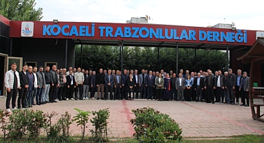Kocaeli Trabzonlular Derneği bir ilke daha imza attı: 50 muhtar bu anlamlı günde buluştu