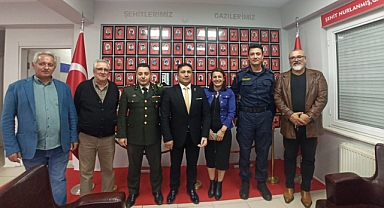 Komutanlardan Gaziler Derneği’ne Anlamlı Ziyaret